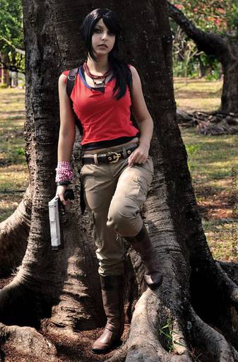 Uncharted 2: Among Thieves - Chloe Frazer Cosplay 